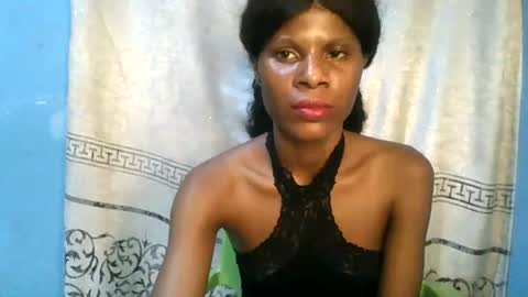Snapshot of luckymadequeen chatting on 06.19.26 Gloria online show from 06.19.26