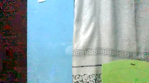 Snapshot of luckymadequeen chatting on 06.25.26 Gloria online show from 06.25.26