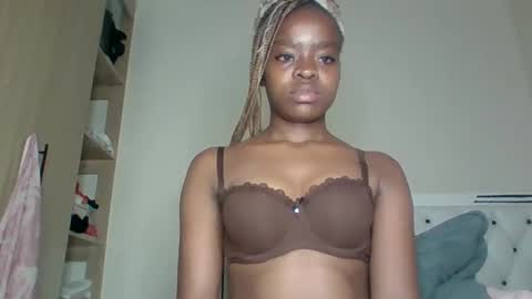 lilian online show from 11.30.25