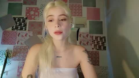 luckysapphire777 online show from 11.14.25