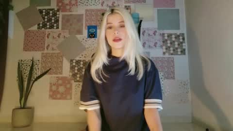 luckysapphire777 online show from 12.14.25