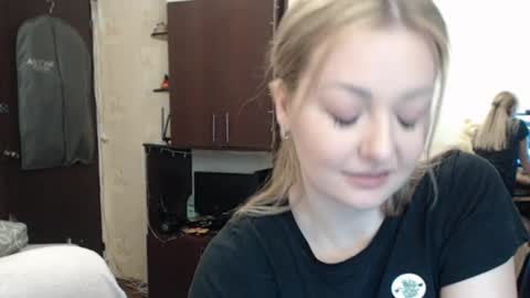 Snapshot of luckyshotgirl chatting on 01.24.25 LuckyShot online show from 01.24.25