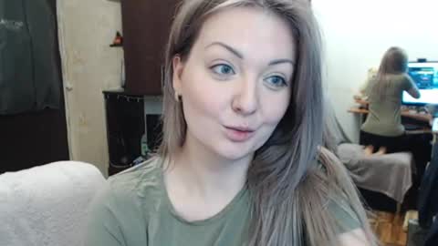Snapshot of luckyshotgirl chatting on 02.27.25 LuckyShot online show from 02.27.25