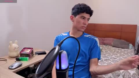 Lu Independent Model online show from 04.01.26