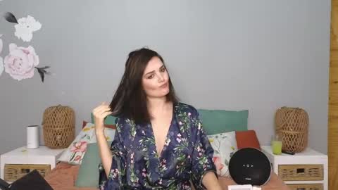 Lucy online show from 06.04.26