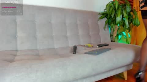 Hello my name is Lucy nice to meet you  thumb up is important for me kisses     online show from 01.27.25