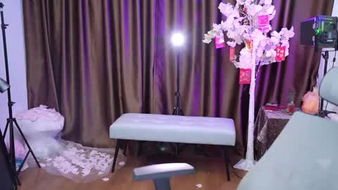 Lucy online show from 10.14.25