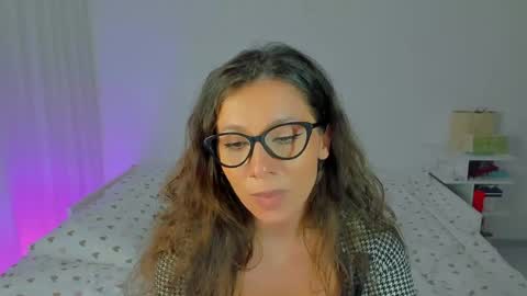 Snapshot of lucy__ray chatting on 04.22.26 lucy__ray online show from 04.22.26