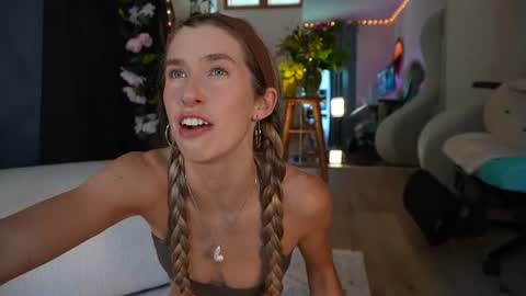 Snapshot of lucy_gooosey chatting on 07.24.26 Lucy. online show from 07.24.26