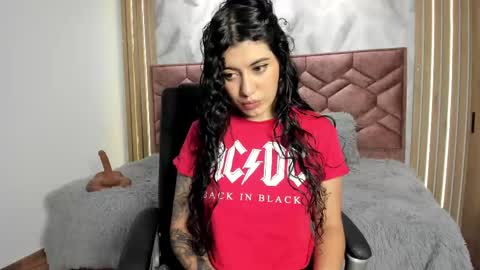 Lucy Greys online show from 10.21.25