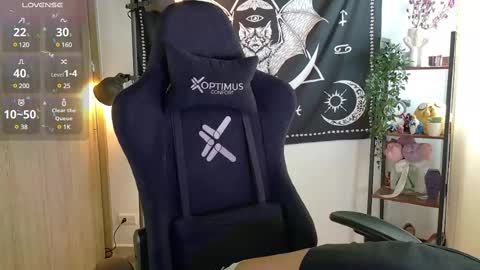 Snapshot of lucy_meoww chatting on 02.10.25 lucy meoww online show from 02.10.25