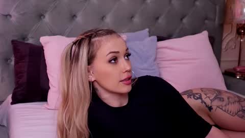 LucyAddison online show from 03.05.25