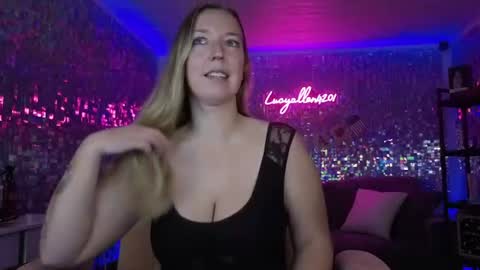 Snapshot of lucyallen4201 chatting on 06.18.26 lucyallen4201 online show from 06.18.26