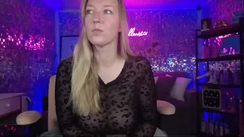Snapshot of lucyallen4201 chatting on 06.26.26 lucyallen4201 online show from 06.26.26