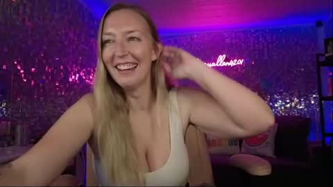 Snapshot of lucyallen4201 chatting on 07.25.26 lucyallen4201 online show from 07.25.26