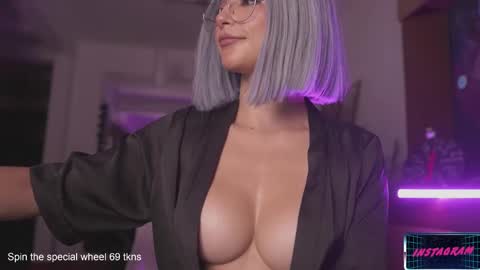 Lucy Alien  online show from 01.23.25