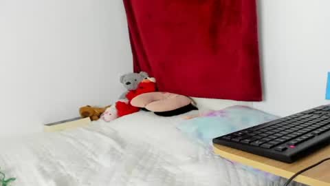 Snapshot of lucyblood chatting on 04.23.26 lucyblood online show from 04.23.26
