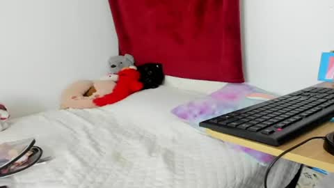 Snapshot of lucyblood chatting on 05.01.26 lucyblood online show from 05.01.26