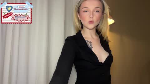 Snapshot of lucydelovely chatting on 04.21.26 Lucy online show from 04.21.26