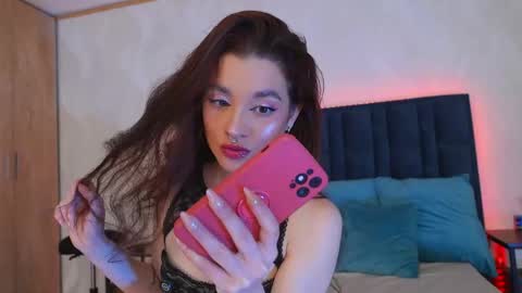 LucyDeLuca online show from 05.04.26