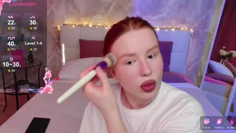 Snapshot of lucyhornydoll chatting on 02.19.26 Lucy online show from 02.19.26