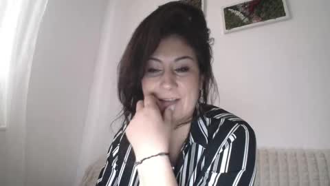 Snapshot of lucyhot6 chatting on 11.04.25 lucybylucy online show from 11.04.25