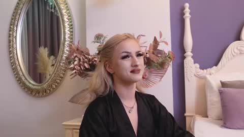 Lucy Lexton online show from 02.18.25