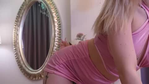 Lucy Lexton online show from 02.21.25