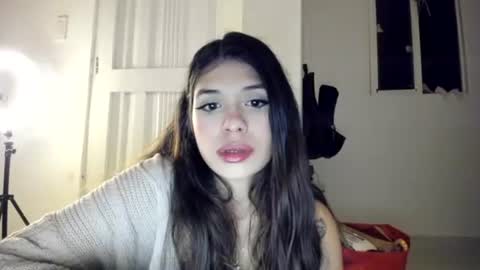 Snapshot of lucyportman chatting on 05.18.26 lucyportman online show from 05.18.26