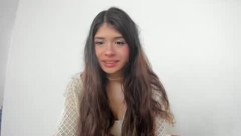 Snapshot of lucyportman chatting on 05.20.26 lucyportman online show from 05.20.26