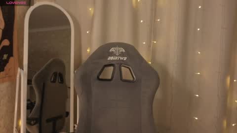 Snapshot of lucysbrain chatting on 03.30.26 Lucy online show from 03.30.26