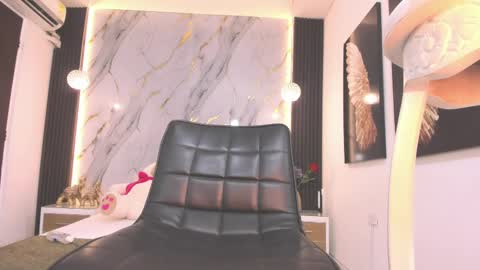 Luciana online show from 03.11.25