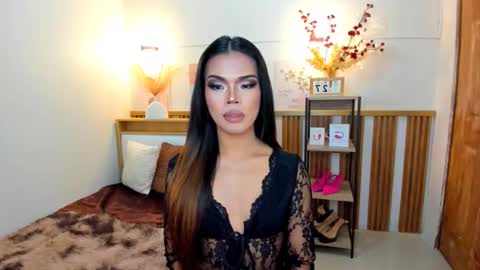 Snapshot of lucyvane chatting on 03.26.26 lucyvane online show from 03.26.26