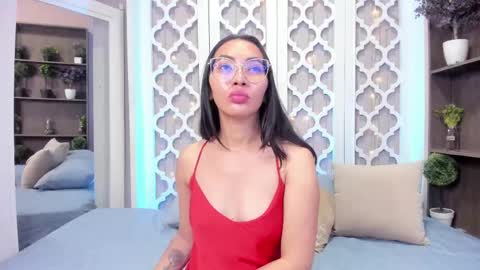 Lucy Liiu online show from 03.12.25