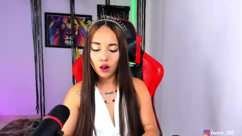 Snapshot of lucyy_rose chatting on 04.29.26 o online show from 04.29.26