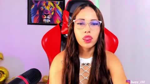 Snapshot of lucyy_rose chatting on 05.22.26 o online show from 05.22.26
