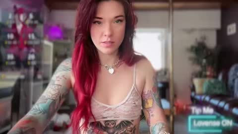 Snapshot of luebeam chatting on 04.06.26 Luubeam INSTA luubeammm TWITTER lunaisreallycu1 online show from 04.06.26