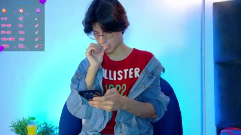 Snapshot of lui_x_dust chatting on 04.21.26 Lui online show from 04.21.26