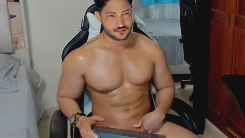 Snapshot of luis_baptista chatting on 10.14.25 luis_baptista online show from 10.14.25