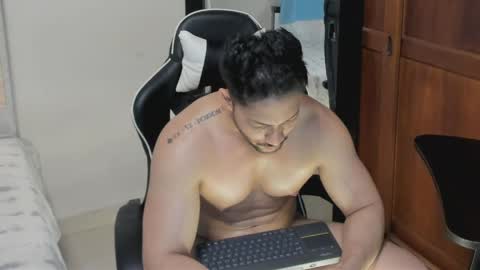 Snapshot of luis_baptista chatting on 04.10.26 luis_baptista online show from 04.10.26
