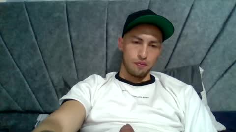 luis_vergon__ online show from 08.04.26