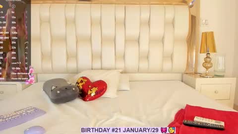 Snapshot of luisa_cameron chatting on 01.27.25 online show from 01.27.25