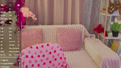 Snapshot of luisa_rosee chatting on 06.14.26 Luisa Rosee online show from 06.14.26