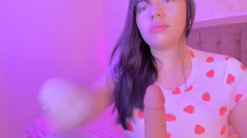 Snapshot of luisagiraldo_ chatting on 09.14.25 Luisa Giraldo online show from 09.14.25