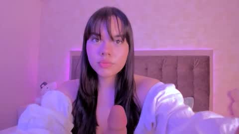 Snapshot of luisagiraldo_ chatting on 09.17.25 Luisa Giraldo online show from 09.17.25