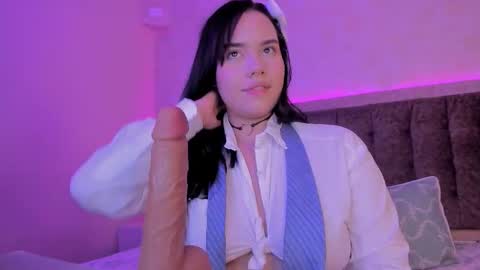 Snapshot of luisagiraldo_ chatting on 09.22.25 Luisa Giraldo online show from 09.22.25