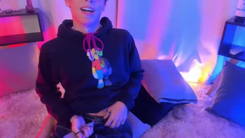 luixdust1 online show from 09.23.25