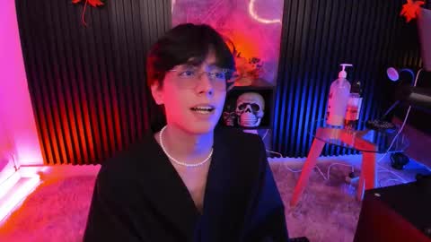 luixdust1 online show from 10.17.25