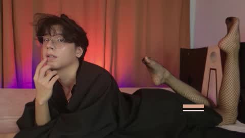 luixdust1 online show from 12.16.25