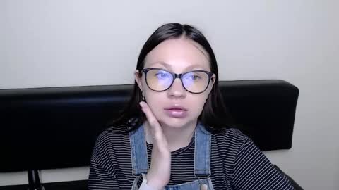 Snapshot of luizaheems_ chatting on 05.25.26 Luiza online show from 05.25.26
